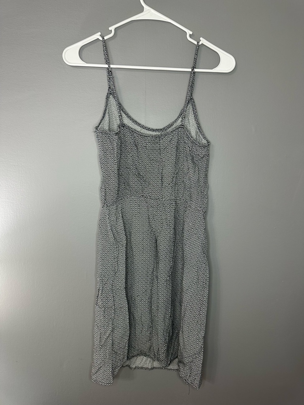Old navy Women’s Black & White Printed Spaghetti Strap Dress - Picture 6 of 8